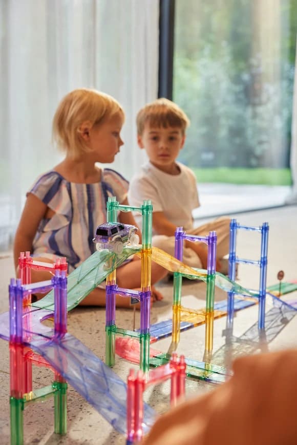 large-piste-de-course-pastel-cleverclixx-la-maison-de-zazou-rennes-3 Cleverclixx Race Track Pastel 80 pièces - circuit de course magnétique